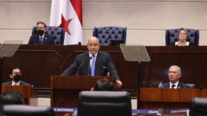 Crispiano Adames pone a disposición vicepresidencia del PRD para renovación