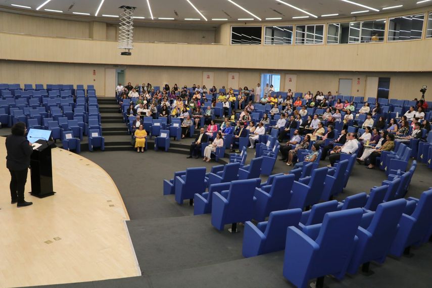 Bajo el lema “Es tiempo de priorizar la salud mental en el lugar de trabajo”, el Ministerio de Salud de Panamá (Minsa) conmemoró el Día Mundial de la Salud Mental, celebrado cada 10 de octubre, con un acto especial en la sede del Parlatino. Bajo el lema “Es tiempo de priorizar la salud mental en el lugar de trabajo”, el Ministerio de Salud de Panamá (Minsa) conmemoró el Día Mundial de la Salud Mental, celebrado cada 10 de octubre, con un acto especial en la sede del Parlatino.