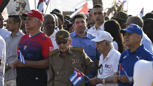 Las amenazas de agresión militar de Donald Trump contra Cuba han alcanzado un nivel peligroso y sin precedentes, denunció el sábado el presidente cubano, Miguel Díaz-Canel, e hizo un llamado a la comunidad internacional para que reaccione. Las amenazas de agresión militar de Donald Trump contra Cuba han alcanzado un nivel peligroso y sin precedentes, denunció el sábado el presidente cubano, Miguel Díaz-Canel, e hizo un llamado a la comunidad internacional para que reaccione.