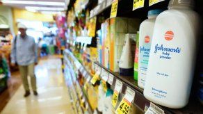Johnson & Johnson tendrá que pagar USD 2.100 millones por vender talco cancerígeno