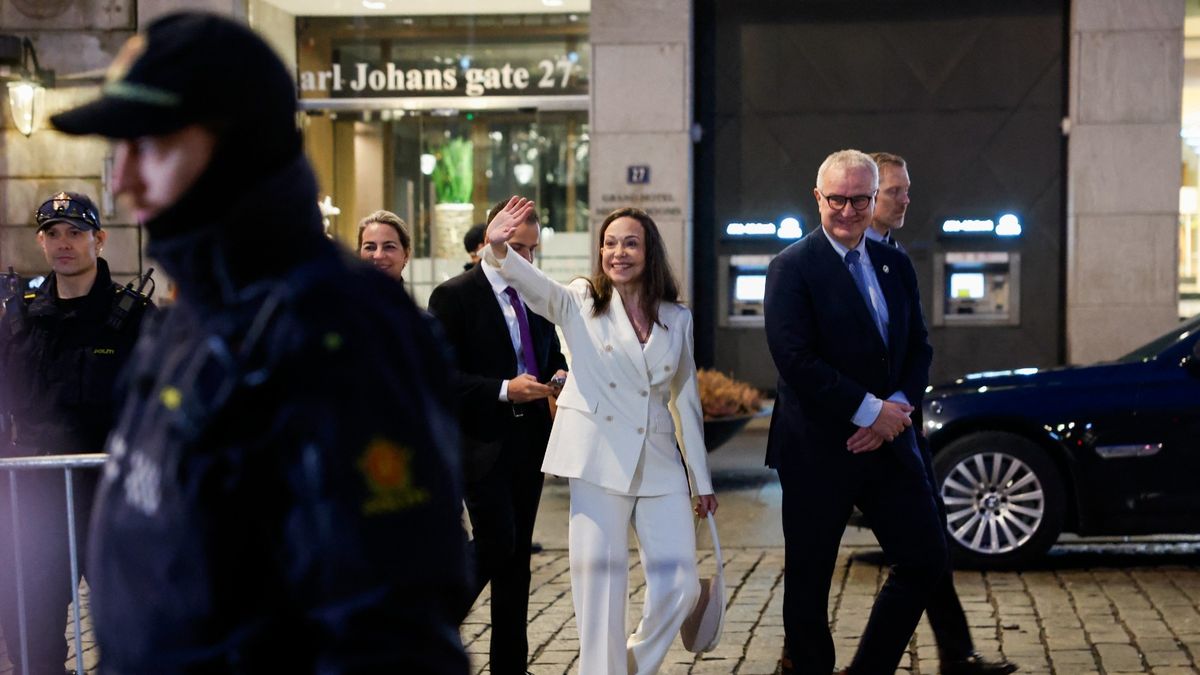 La líder opositora venezolana, María Corina Machado, Premio Nobel de la Paz 2025, manifestó su apoyo a la incautación de un petrolero frente a las costas de Venezuela por parte de Estados Unidos, durante una entrevista transmitida el domingo por la cadena estadounidense CBS. La líder opositora venezolana, María Corina Machado, Premio Nobel de la Paz 2025, manifestó su apoyo a la incautación de un petrolero frente a las costas de Venezuela por parte de Estados Unidos, durante una entrevista transmitida el domingo por la cadena estadounidense CBS.