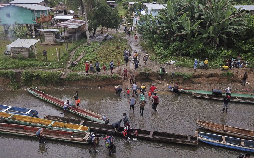 Panamá: Cruz Roja dona 100 criptas en panteón para migrantes