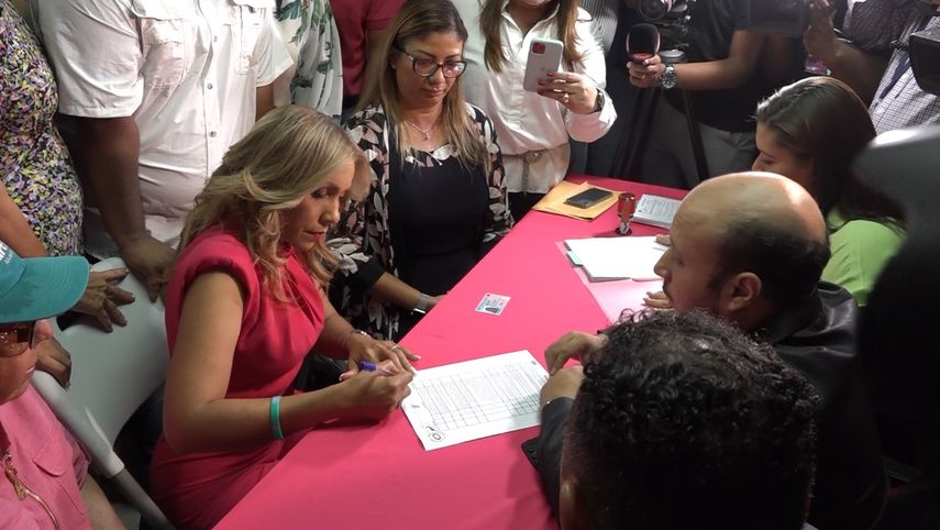Yanibel Ábrego se postula como precandidata presidencial CD