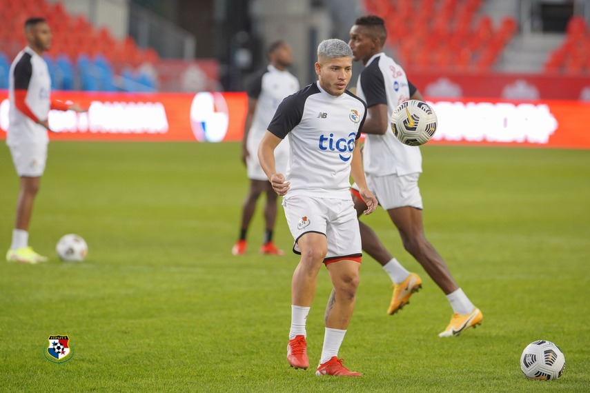 Panamá anoche reconoció la cancha de BMO Field en Toronto, Canadá