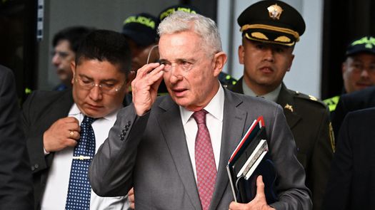 Expresidente de Colombia Álvaro Uribe declarado culpable en juicio ligado a paramilitares
