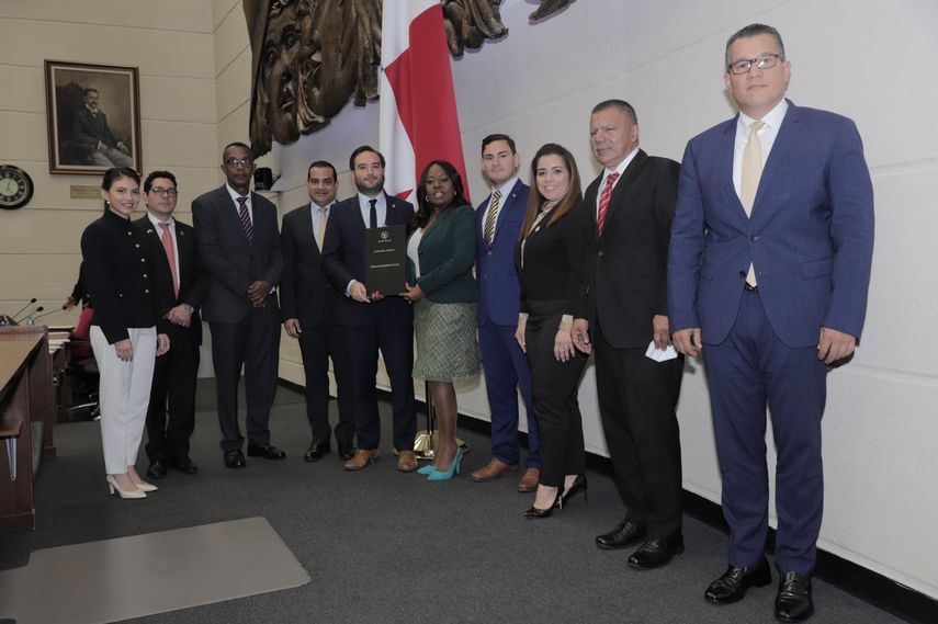 Asamblea Nacional aprueba regular conflictos de intereres