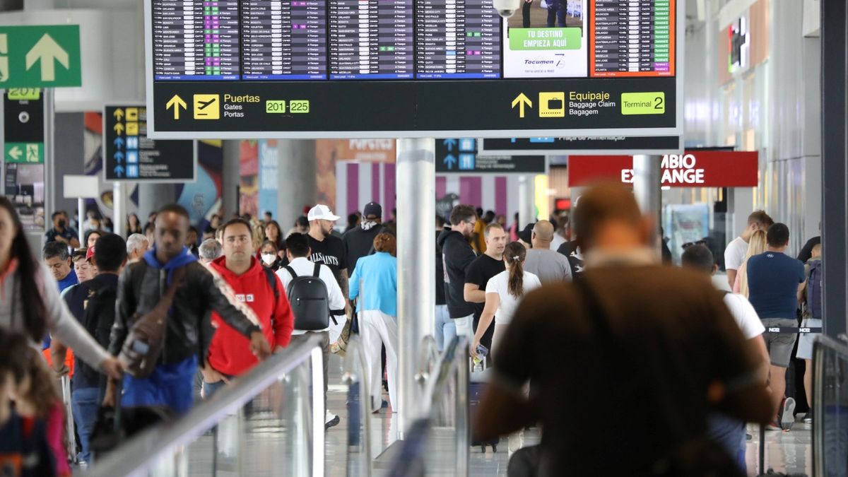 El Aeropuerto Internacional de Tocumen, que sirve a la capital de Panamá y es un nodo de conexión regional, movilizó 20.981.855 pasajeros en 2025, la cifra anual más alta en su historia, informó este jueves su administración. El Aeropuerto Internacional de Tocumen, que sirve a la capital de Panamá y es un nodo de conexión regional, movilizó 20.981.855 pasajeros en 2025, la cifra anual más alta en su historia, informó este jueves su administración.