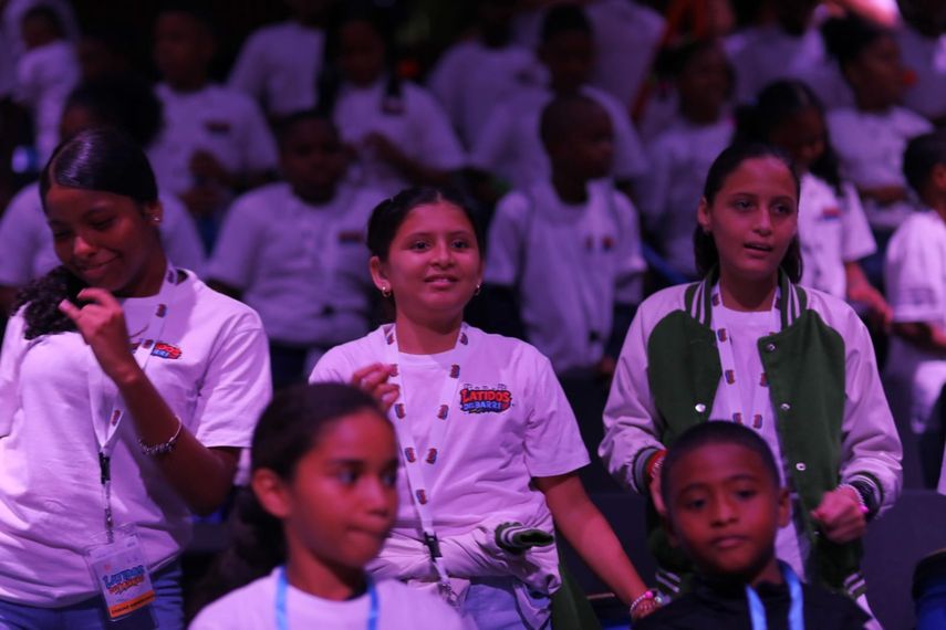 Los niños recibirán formación en disciplinas del arte como pintura, música, danza y teatro. Los niños recibirán formación en disciplinas del arte como pintura, música, danza y teatro.