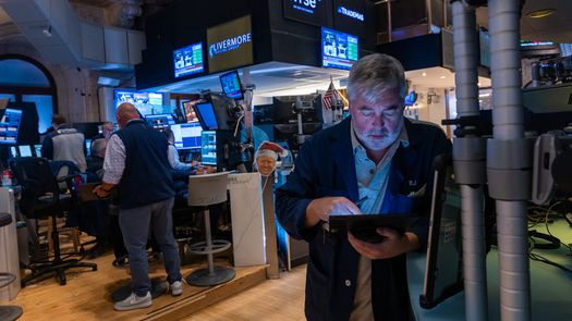 Wall Street se dispara tras sugerir Powell que puede haber rebaja de tipos en septiembre