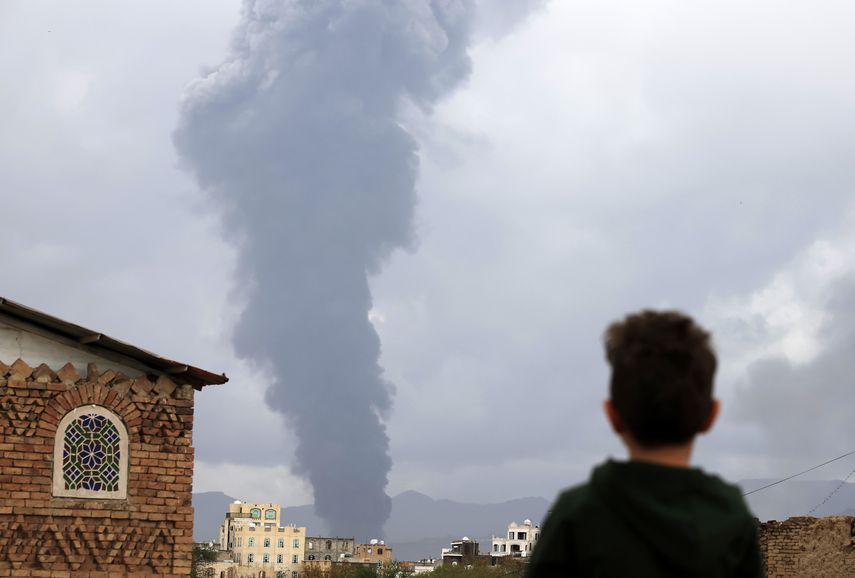 El ministro israelí de Defensa, Israel Katz, aseguró este domingo que su país ha "destruido" el palacio presidencial de los hutíes en Yemen durante sus ataques de hoy contra Saná, la capital yemení. El ministro israelí de Defensa, Israel Katz, aseguró este domingo que su país ha "destruido" el palacio presidencial de los hutíes en Yemen durante sus ataques de hoy contra Saná, la capital yemení.