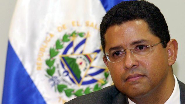 El Salvador: expresidente Flores sigue en estado crítico