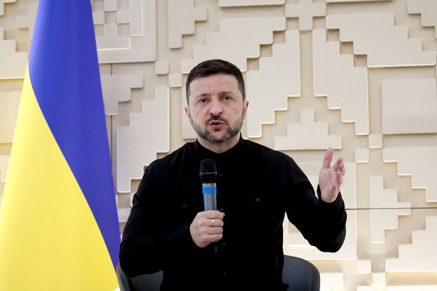 Ucrania no cederá su territorio, advierte Zelenski tras anuncio de reunión Trump-Putin