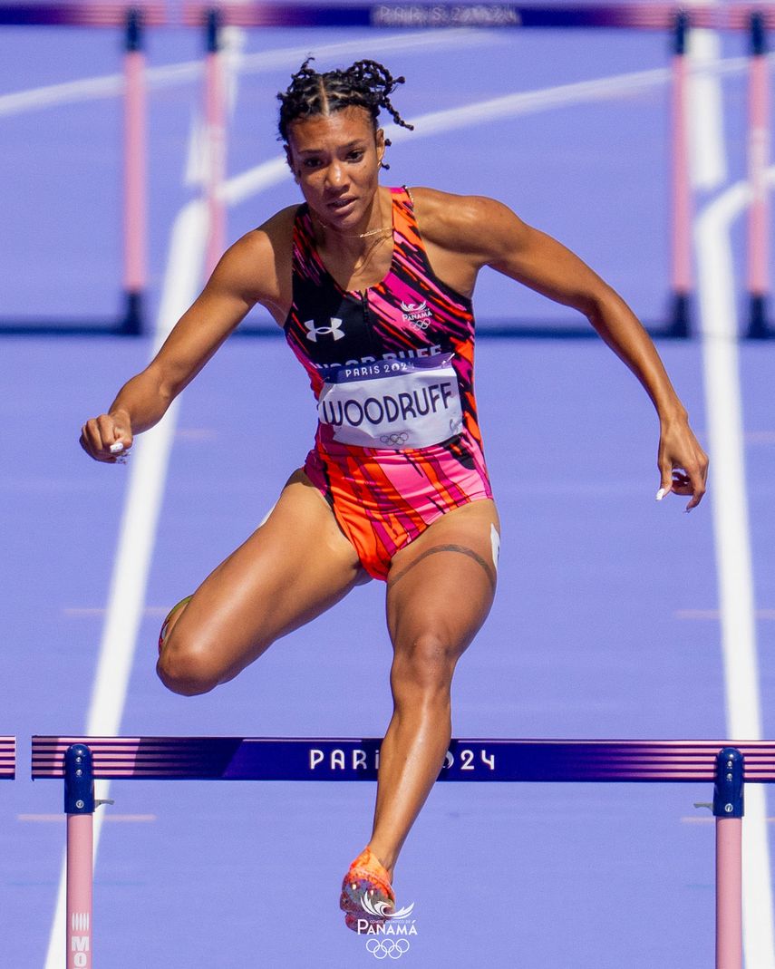 Giana Woodruff pasa a repechaje en los 400m vallas de París 2024. Giana Woodruff pasa a repechaje en los 400m vallas de París 2024.