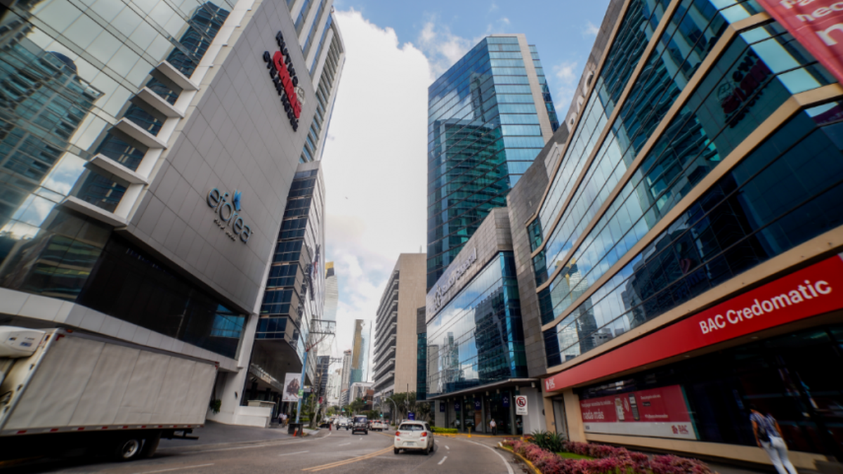 El centro bancario panameño no está condenado al declive. El centro bancario panameño no está condenado al declive.
