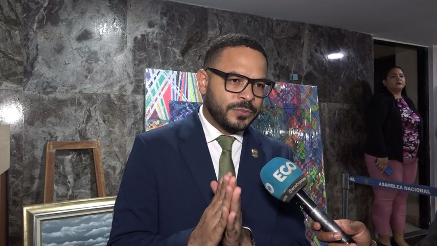 El diputado Betserai Richards proponente de la iniciativa en la Asamblea Nacional.