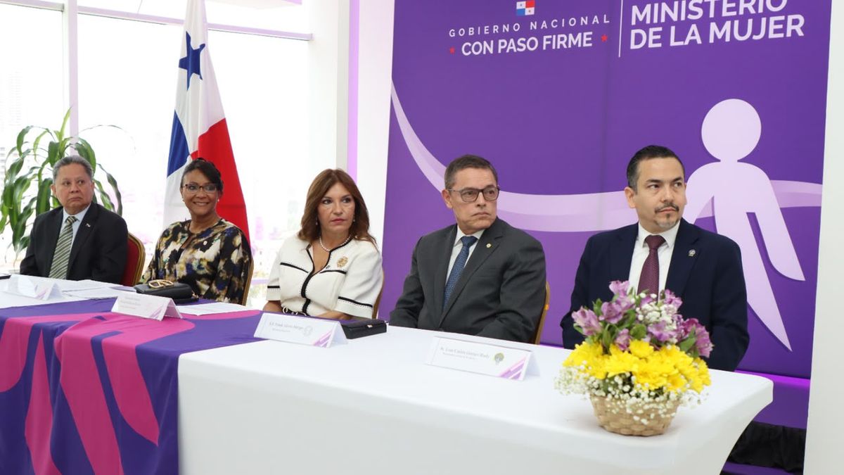 Lanzamiento del plan en Panamá. Lanzamiento del plan en Panamá.