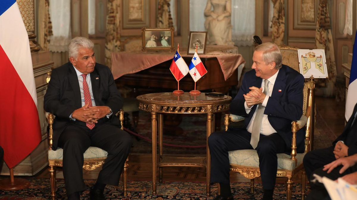 Mulino sostuvo que Chile es muy importante para Panamá al ser el primer usuario latinoamericano del Canal. Mulino sostuvo que Chile es muy importante para Panamá al ser el primer usuario latinoamericano del Canal.