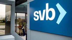 Reguladores de EEUU admiten parte de culpa en quiebra de bancos