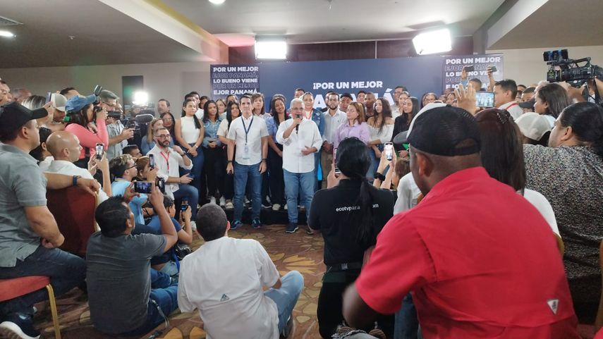 Rómulo Roux va a la cabeza en alianza con panameñistas