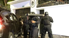 México y Ecuador rompen lazos diplomáticos tras incursión en embajada en Quito