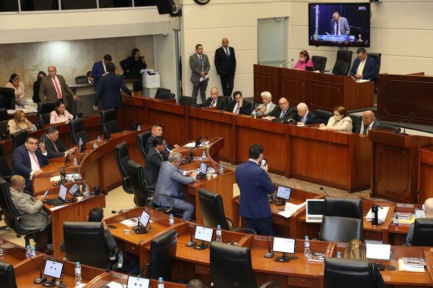 Cáncer de la democracia está en la Asamblea