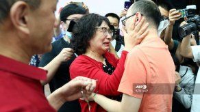 Chino secuestrado cuando era bebé encuentra a sus padres biológicos 32 años después