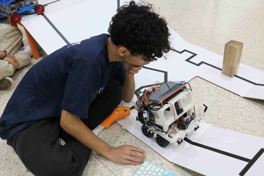 Doce equipos de estudiantes compiten en la Final Nacional RoboCupJunior Panamá 2025