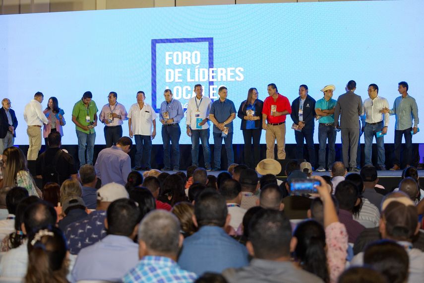 La Autoridad Nacional de Descentralización anunció que ha recibido hasta la fecha 198 informes de rendición de cuentas correspondientes al Subprograma de Interés Social, lo que refleja un avance del 26.25%. La Autoridad Nacional de Descentralización anunció que ha recibido hasta la fecha 198 informes de rendición de cuentas correspondientes al Subprograma de Interés Social, lo que refleja un avance del 26.25%.