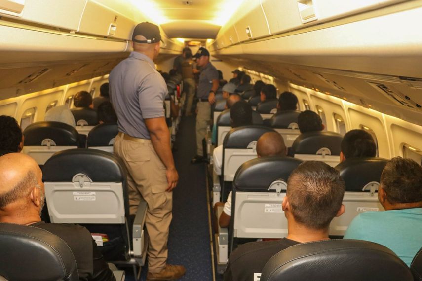 Este vuelo de repatriación se enmarca en el Memorándum de Entendimiento firmado entre Panamá y Estados Unidos para la deportación y expulsión de personas que han incumplido la ley migratoria panameña. Este vuelo de repatriación se enmarca en el Memorándum de Entendimiento firmado entre Panamá y Estados Unidos para la deportación y expulsión de personas que han incumplido la ley migratoria panameña.