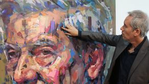 Artista español expone en Panamá retratos expresionistas de escritores iberoamericanos