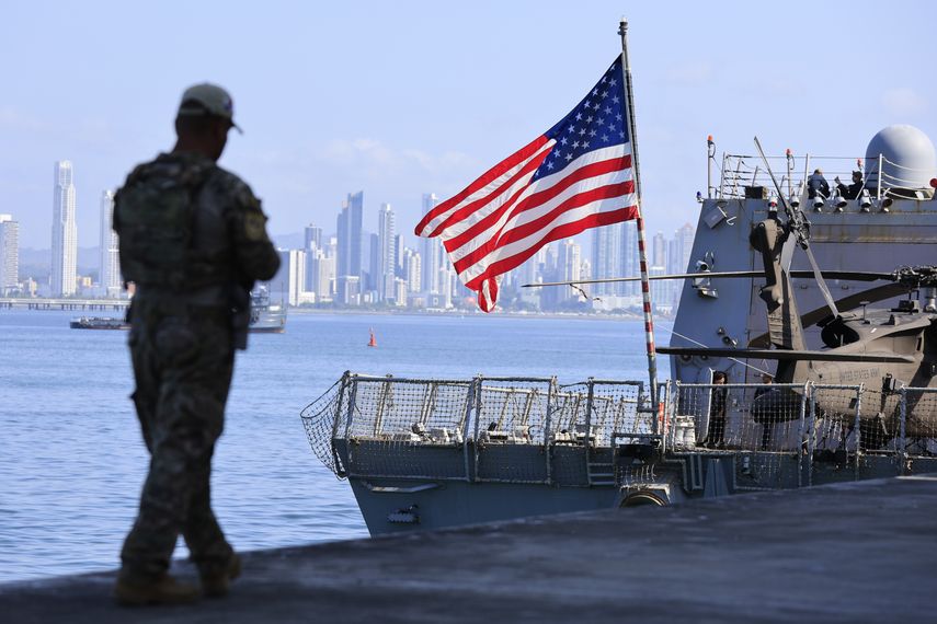 El portaaviones de propulsión nuclear USS Nimitz llegó este domingo a aguas panameñas en el marco del ejercicio multinacional Mares del Sur 2026 y como muestra de la cooperación de EE.UU. y Panamá en materia de seguridad marítima y de lucha contra el crimen transnacional