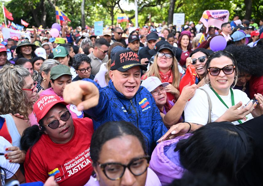 Pocos nombres en Venezuela cargan tanto peso como el de Diosdado Cabello. Le temen opositores, lo veneran chavistas y Estados Unidos ofrece 25 millones de dólares por su captura.