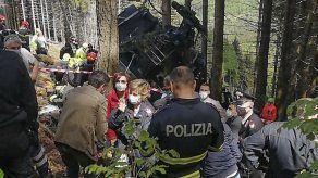 Nueve muertos y dos heridos graves en caída de un teleférico en Italia