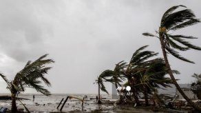 Tromenta tropical Iota llega a El Salvador y suma una decena de muertos