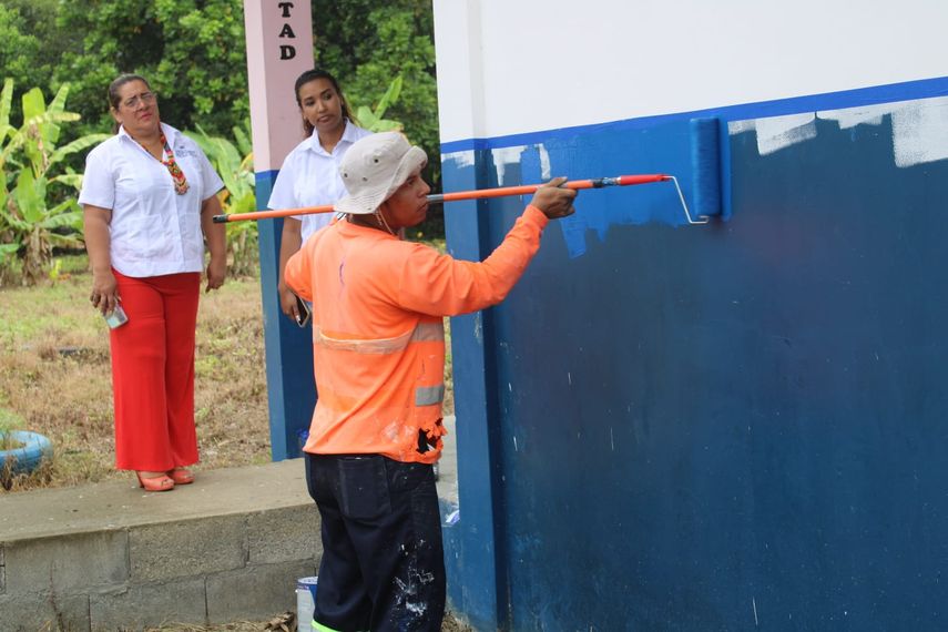 Meduca invierte más de $4 millones en reparación de escuelas