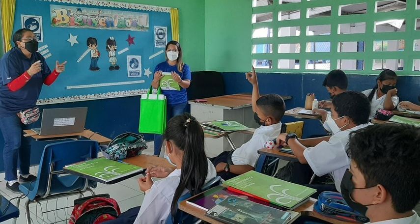 MiAmbiente brindó docencia a estudiantes y docentes del Centro Educativo Bilingüe de Río Sereno