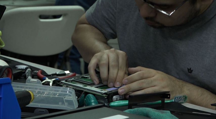 Los artículos electrónicos pueden llevarse a centros de reciclaje.