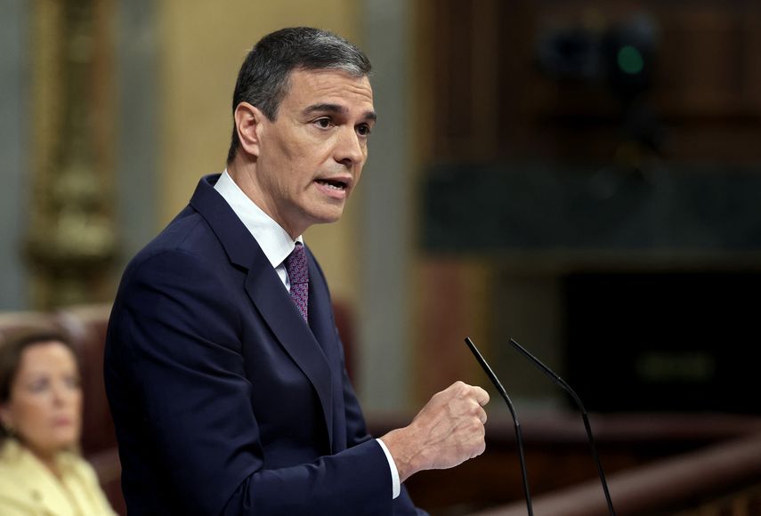 Pedro Sánchez defiende la honradez de su esposa de los ataques de Javier Milei