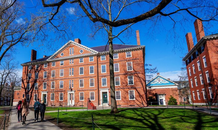 Trump dice que Harvard es un "chiste" y no merece fondos federales Trump dice que Harvard es un "chiste" y no merece fondos federales