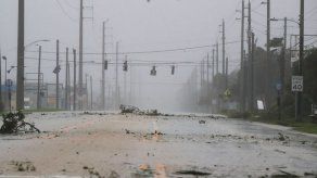 Pared exterior del ojo de Matthew golpea el centro de la costa este Florida