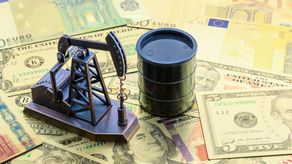 Petróleo cae por debilidad de la demanda en Estados Unidos
