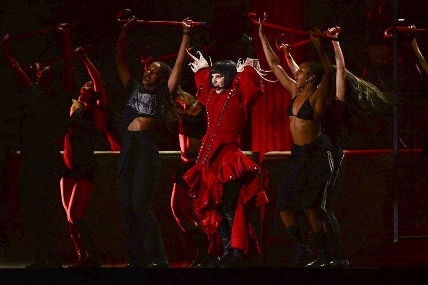 Lady Gaga causó furor entre los fanáticos durante el ensayo. Lady Gaga causó furor entre los fanáticos durante el ensayo.