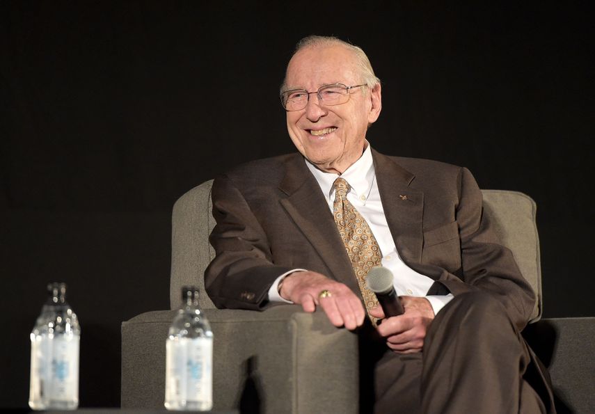 Muere Jim Lovell, el astronauta estadounidense que comandó la misión Apolo 13