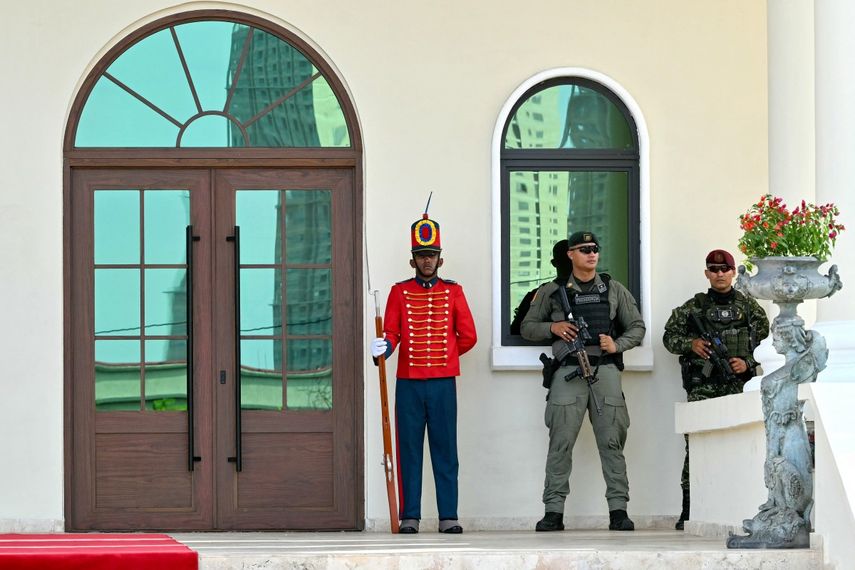 La presidencia de Colombia estrena sede en la criticada Casa Blanca del Caribe