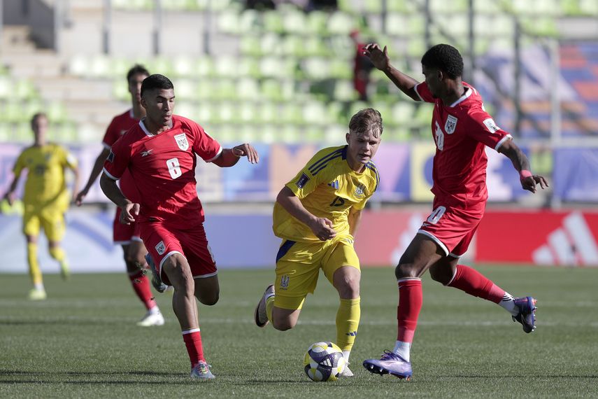 Las selecciones de Panamá y Ucrania empataron este martes en la segunda jornada del grupo B del Mundial Sub-20 de Chile 2025 en un partido jugado en el Estadio Elías Figueroa de Valparaíso, que tuvo poco ritmo y fue muy trabado en la segunda mitad. Las selecciones de Panamá y Ucrania empataron este martes en la segunda jornada del grupo B del Mundial Sub-20 de Chile 2025 en un partido jugado en el Estadio Elías Figueroa de Valparaíso, que tuvo poco ritmo y fue muy trabado en la segunda mitad.