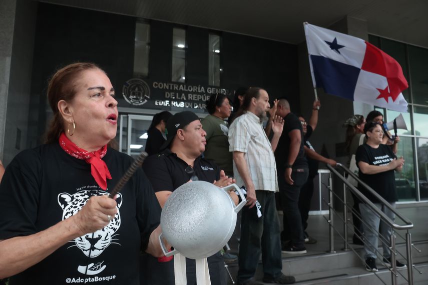 Panameños exigen más información sobre repartición de auxilios económicos