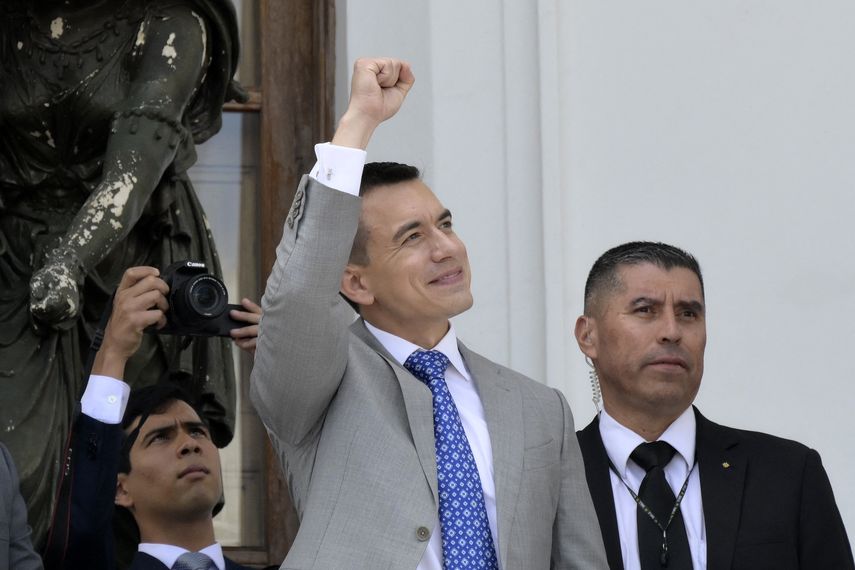 El Presidente de Ecuador, Daniel Noboa, le ha declarado la guerra desde su llegada a la corrupción y a las pandillas. El Presidente de Ecuador, Daniel Noboa, le ha declarado la guerra desde su llegada a la corrupción y a las pandillas.