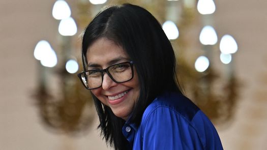 Estados Unidos levantó el miércoles las sanciones contra la presidenta interina de Venezuela, Delcy Rodríguez, quien asumió el mando de su país en enero después de que Washington destituyera a Nicolás Maduro en una operación militar. Estados Unidos levantó el miércoles las sanciones contra la presidenta interina de Venezuela, Delcy Rodríguez, quien asumió el mando de su país en enero después de que Washington destituyera a Nicolás Maduro en una operación militar.