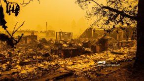 Al menos 15 muertos y medio millón de evacuados en incendios en EEUU