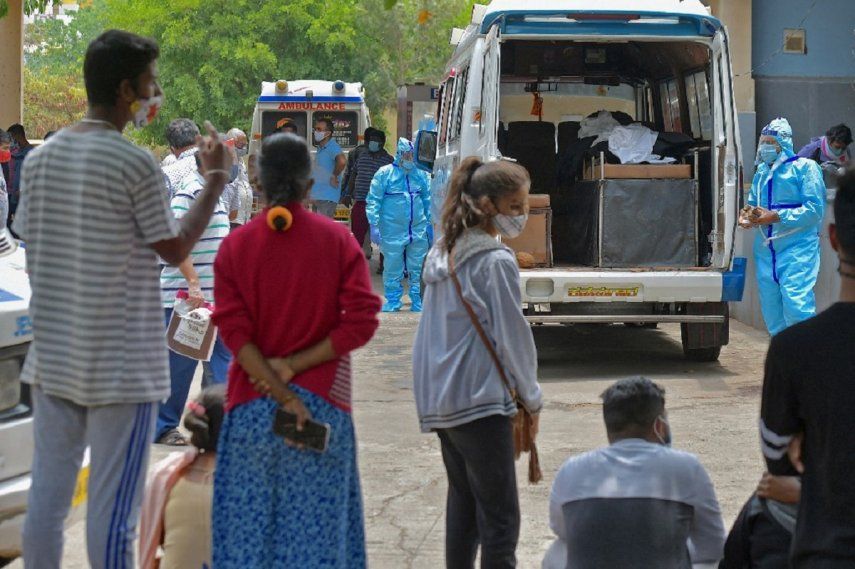 La OMS estima incluso que si se tiene en cuenta la sobremortalidad vinculada a la pandemia de covid-19, directa e indirecta, el balance de la pandemia podría ser dos a tres veces más elevado. AFP
